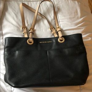 Jet set zip tote